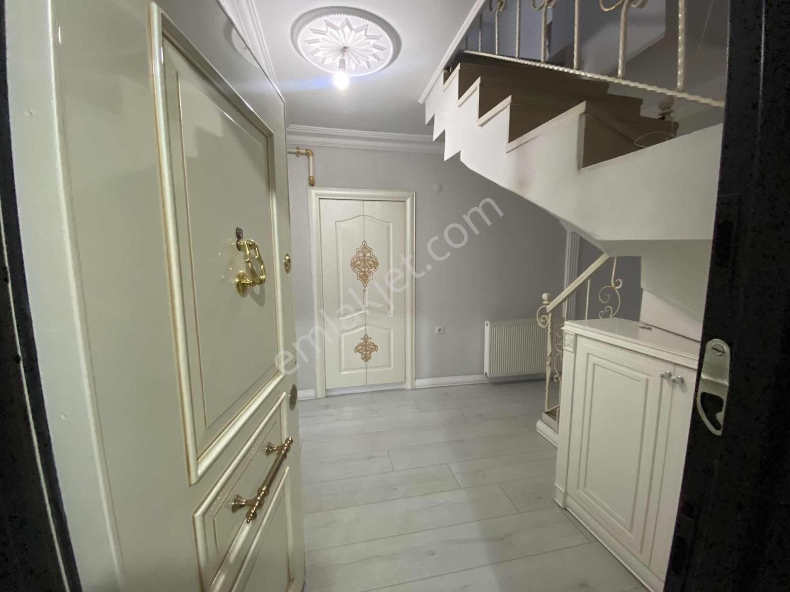 Her Detayı Özenle Tasarlanmış Belediye Evlerinde Şahane Dubleks