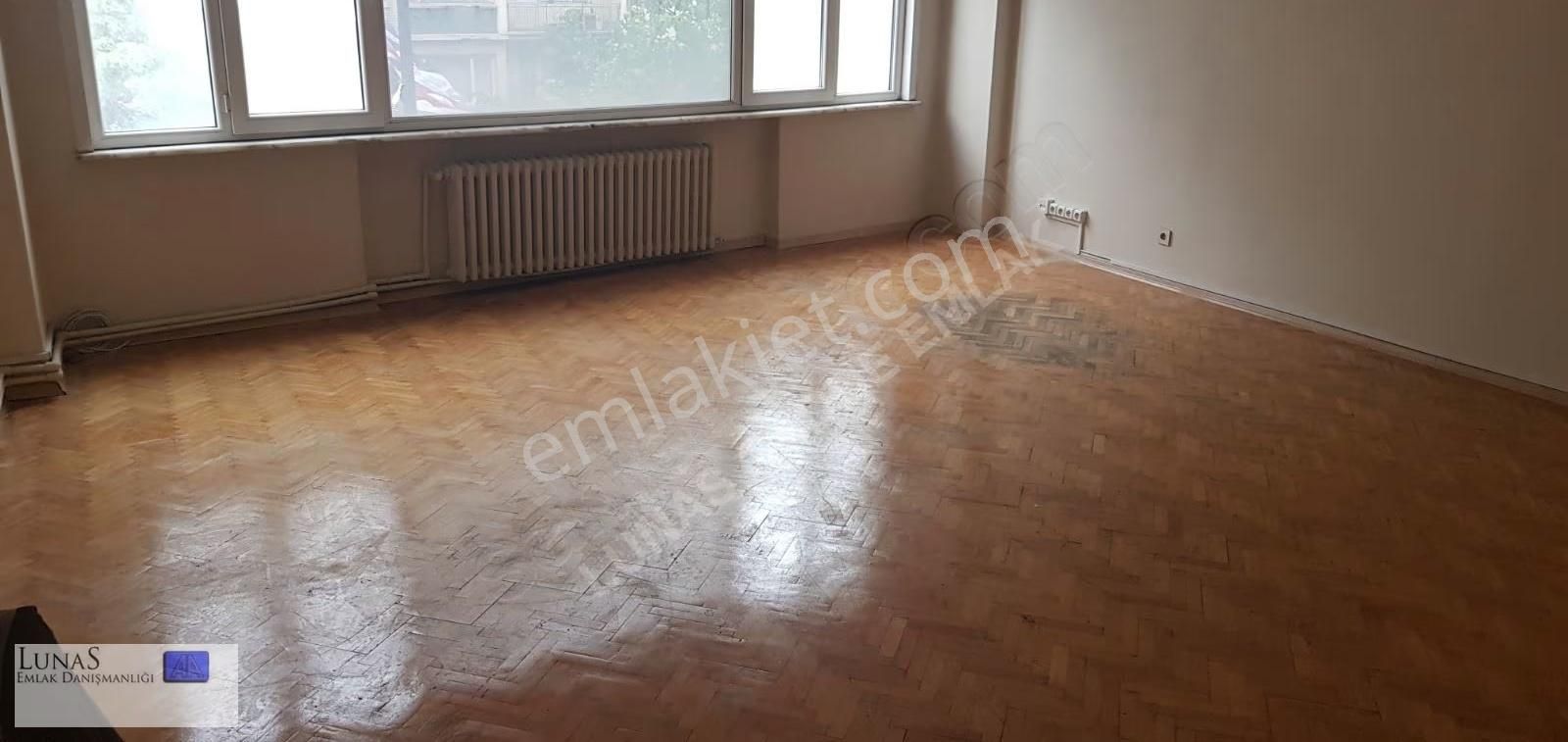 Halaskargazi Caddesi'nde Çeşitli İş Kolları İçin 2. Katta Daire - Görsel 35