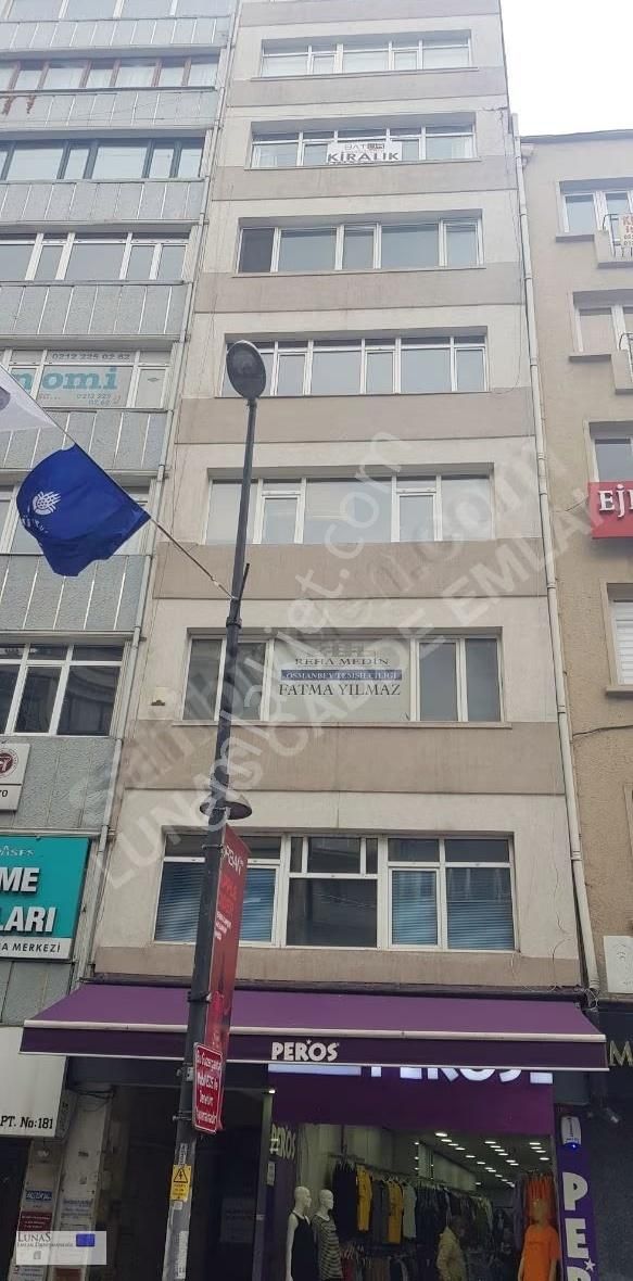Halaskargazi Caddesi'nde Çeşitli İş Kolları İçin 2. Katta Daire - Görsel 28