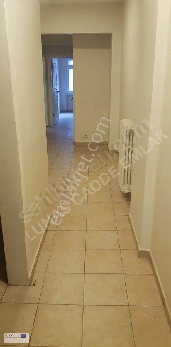 Halaskargazi Caddesi'nde Çeşitli İş Kolları İçin 2. Katta Daire - Görsel 4