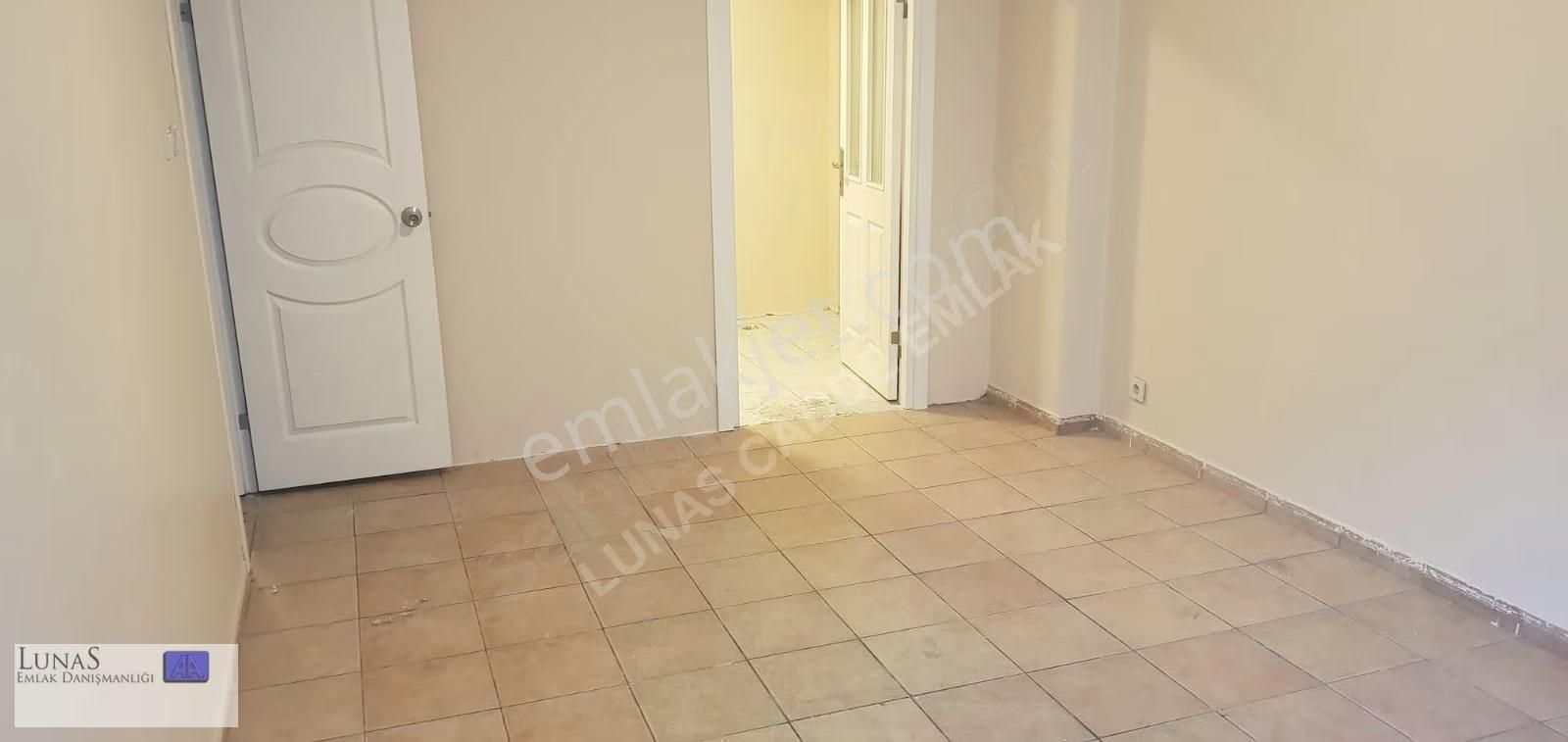 Halaskargazi Caddesi'nde Çeşitli İş Kolları İçin 2. Katta Daire - Görsel 13
