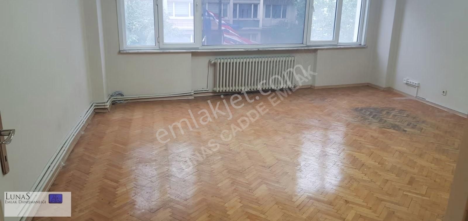 Halaskargazi Caddesi'nde Çeşitli İş Kolları İçin 2. Katta Daire - Görsel 27