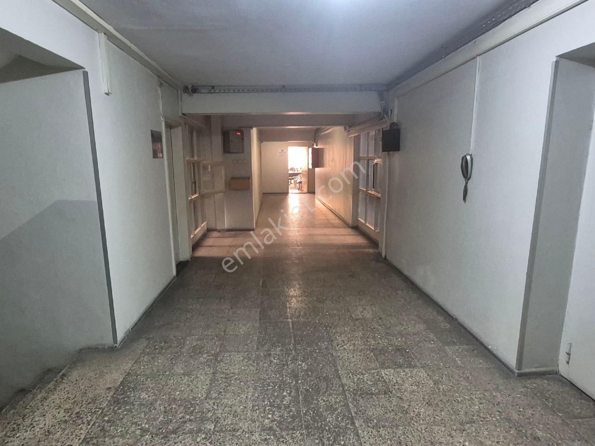 İzmir Konak Salihağa İş Hanı Satılık Ofis - Görsel 3