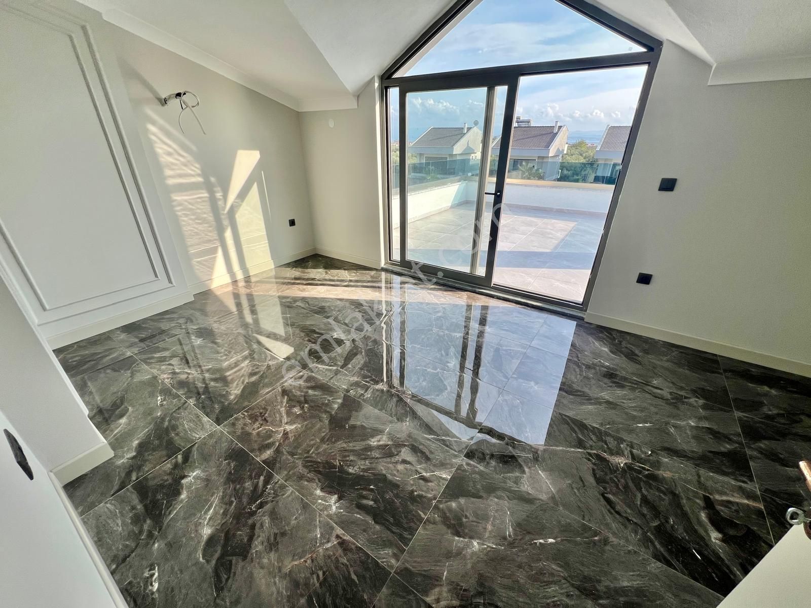 Havuzlu Müstakil Akıllı Villa - Butik Sitede Huzurlu Yaşam - Görsel 34