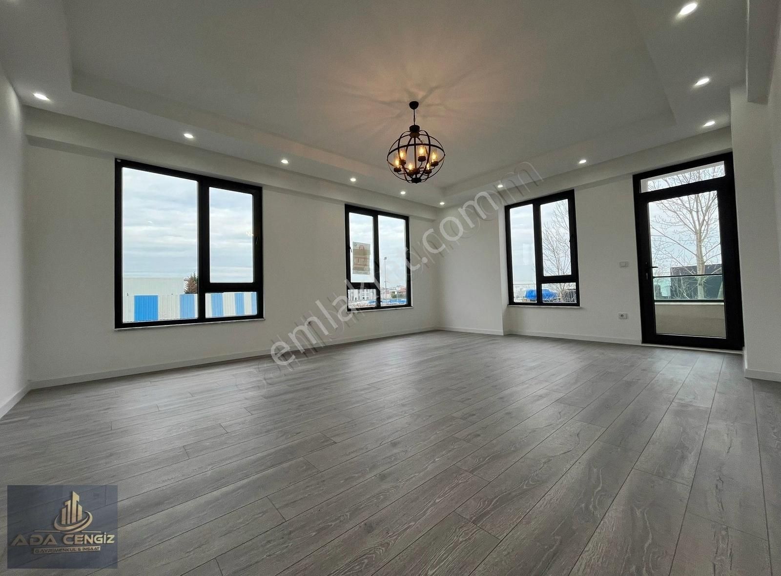 Serdivan Yazlık Mah. 3+1 180m2 Kapalı Otoparklı Kilerli Daire - Görsel 8