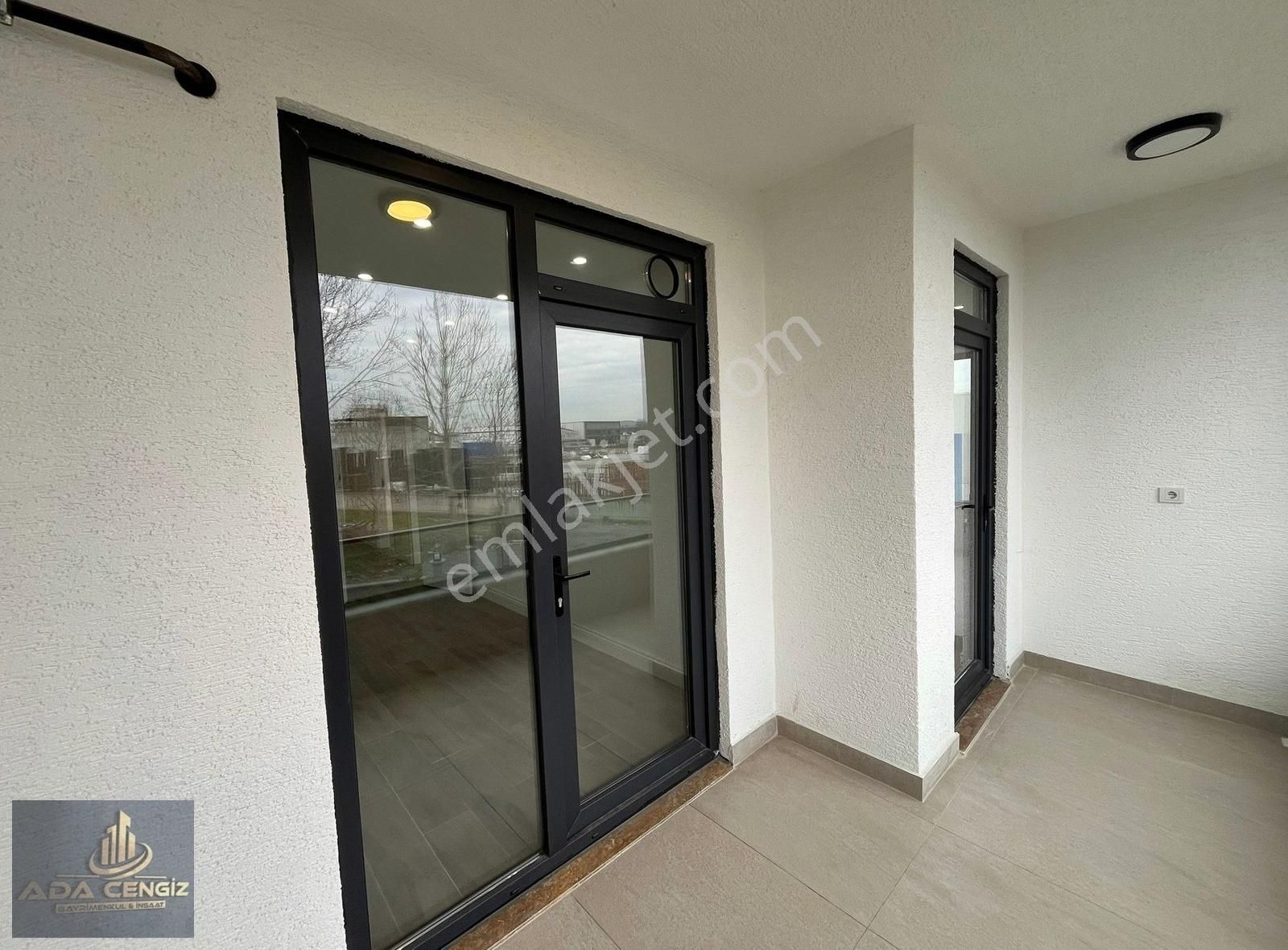 Serdivan Yazlık Mah. 3+1 180m2 Kapalı Otoparklı Kilerli Daire - Görsel 31