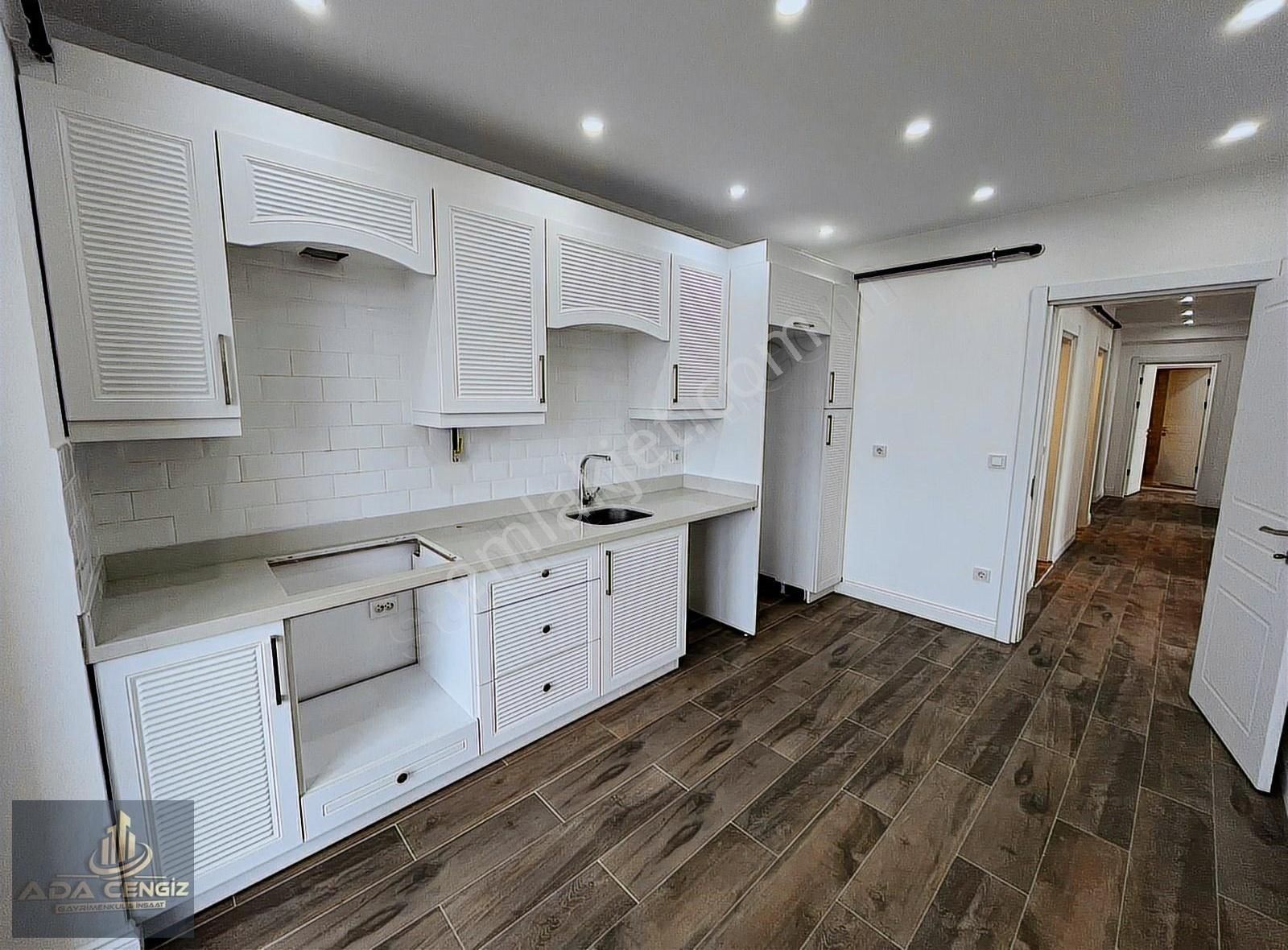 Serdivan Yazlık Mah. 3+1 180m2 Kapalı Otoparklı Kilerli Daire - Görsel 14