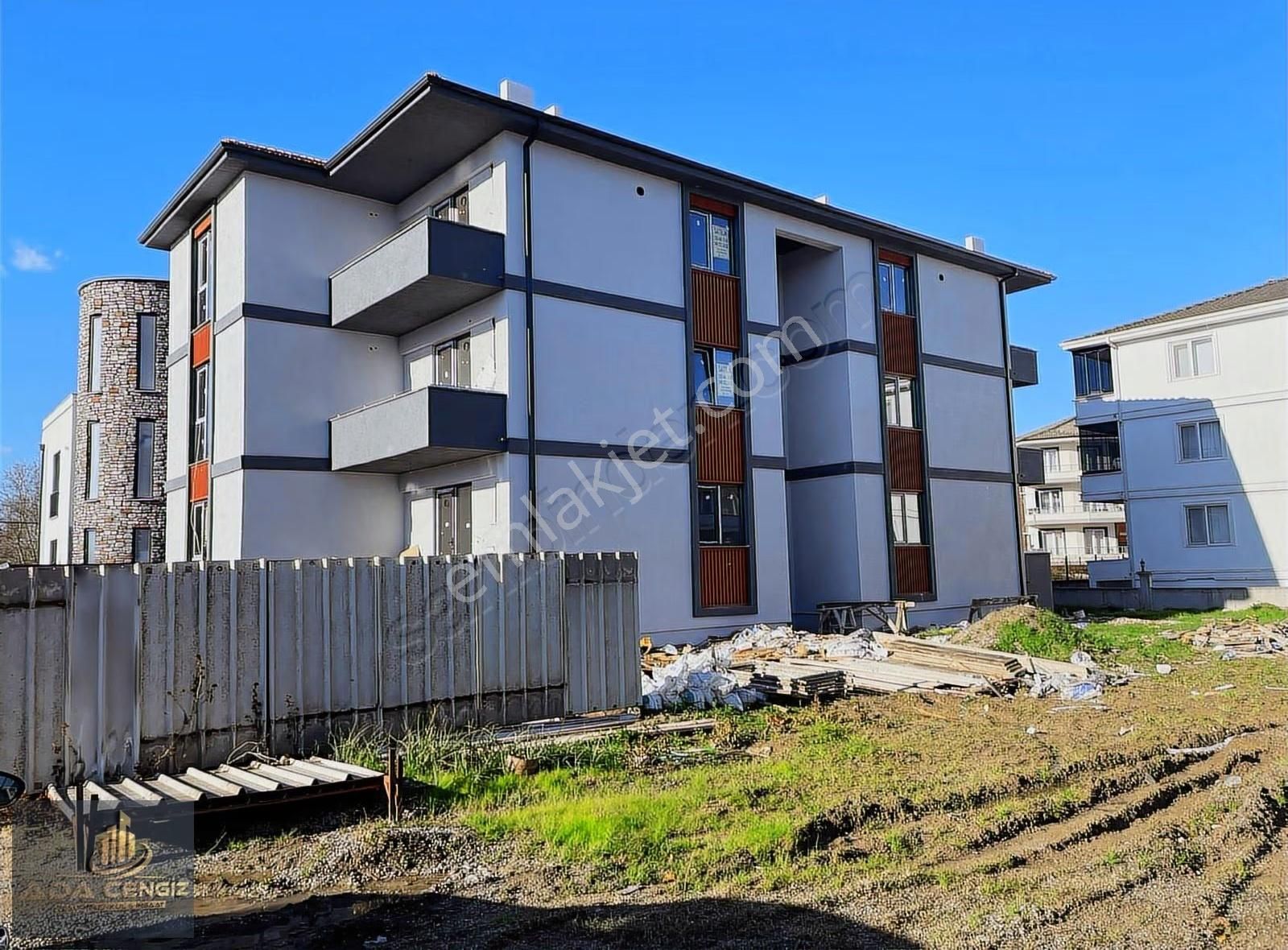 Serdivan Yazlık Mah. 2+1 105 M2 Ebeveyn Banyolu Lüks Daireler - Görsel 4