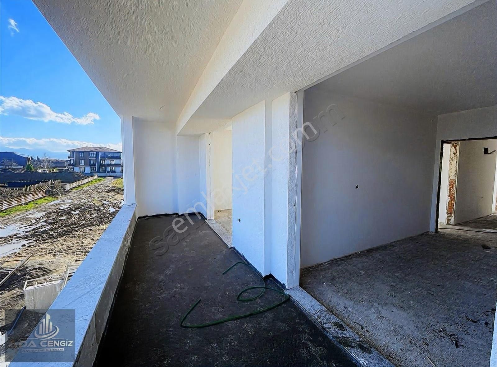 Adapazarı Tuzla Mah.3+1 140m2 Kapalı Otoparklı Ultra Geniş Daire - Görsel 2