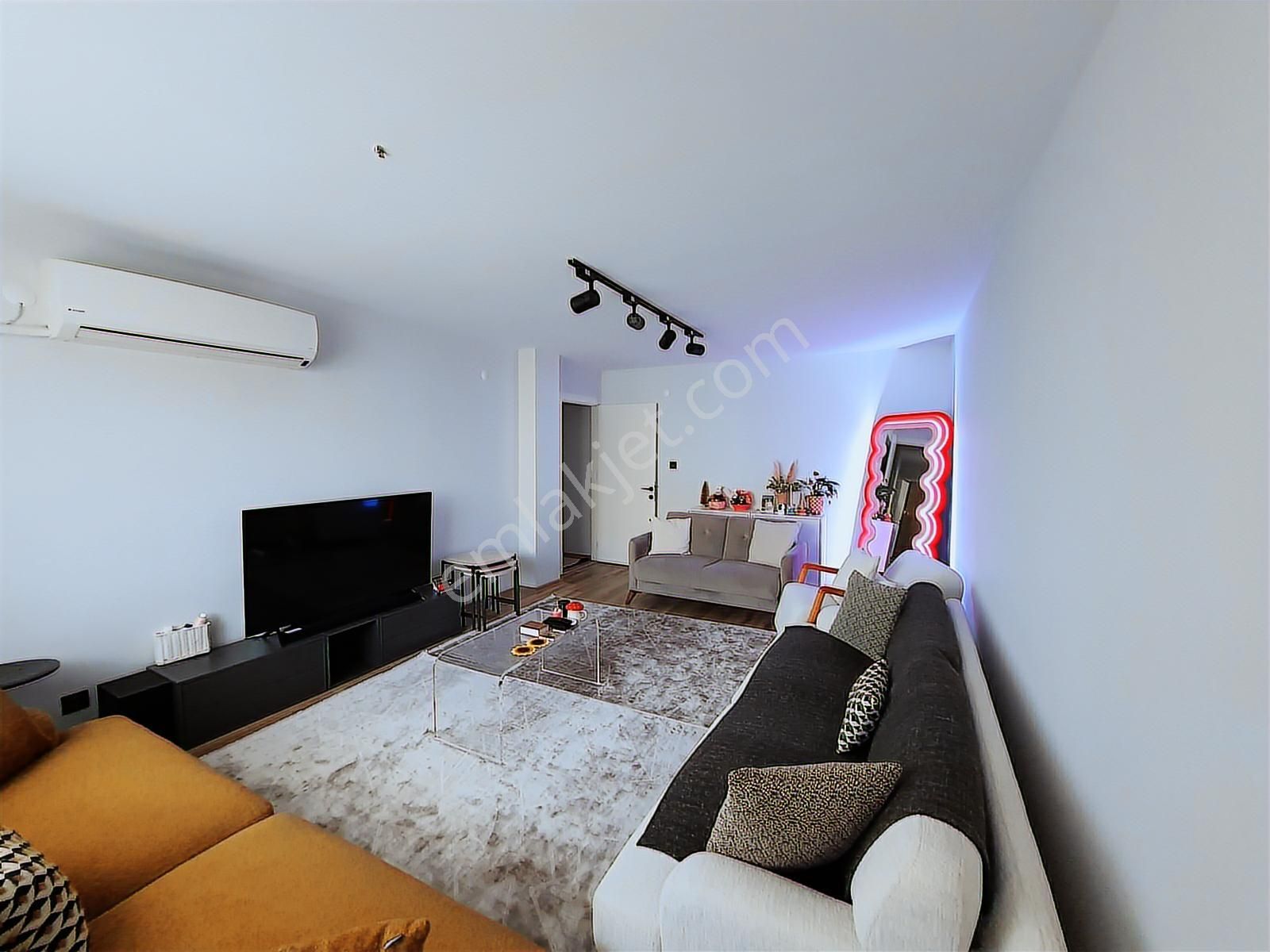 Bayraklı Tepekule Mahallesinde Full Yenilenmiş Satılık Daire - Görsel 11