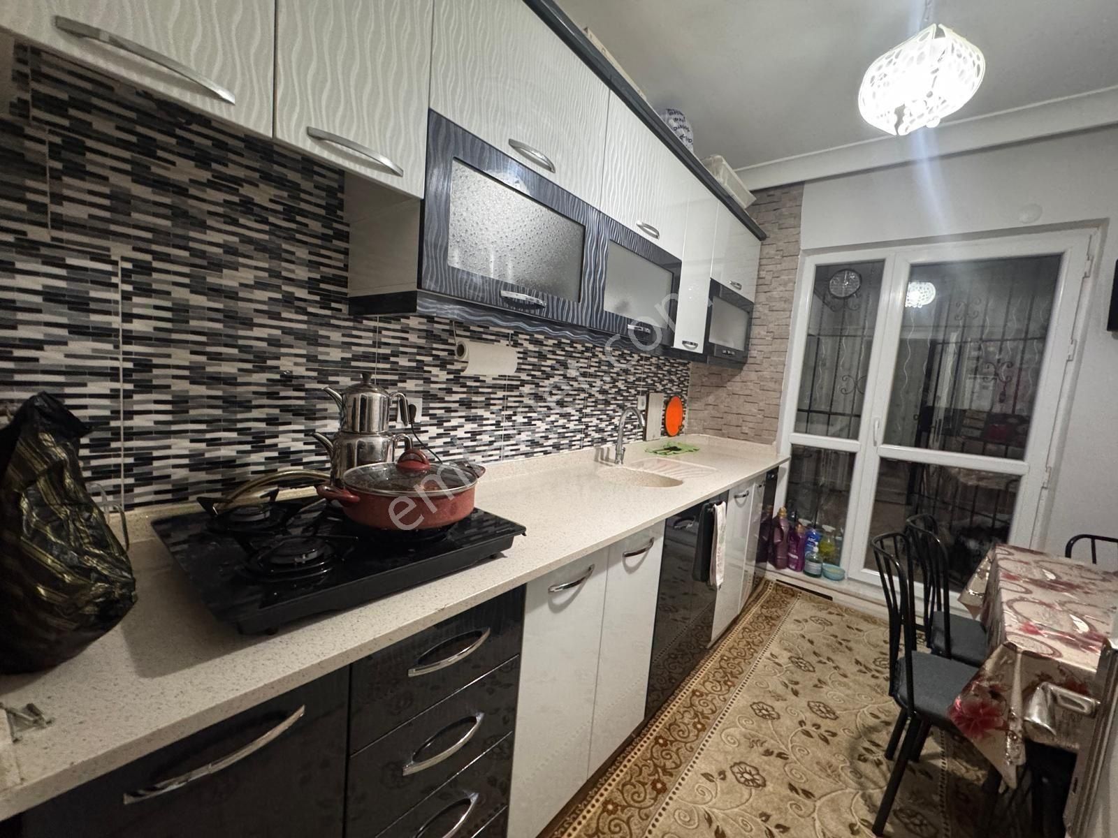 Koza Emlak'tan Mareşal Çakmak Mahalesinde 12 Yıllık Full Yapılı Gömüsüz Fırsat Dairee - Görsel 6