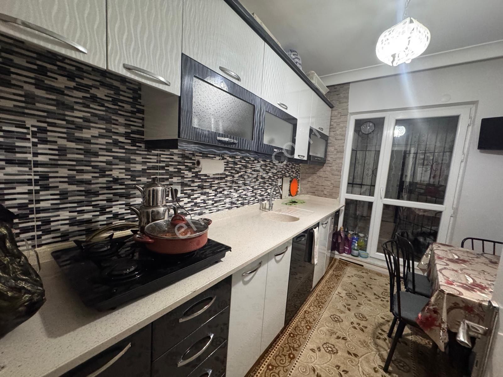 Koza Emlak'tan Mareşal Çakmak Mahalesinde 12 Yıllık Full Yapılı Gömüsüz Fırsat Dairee - Görsel 5