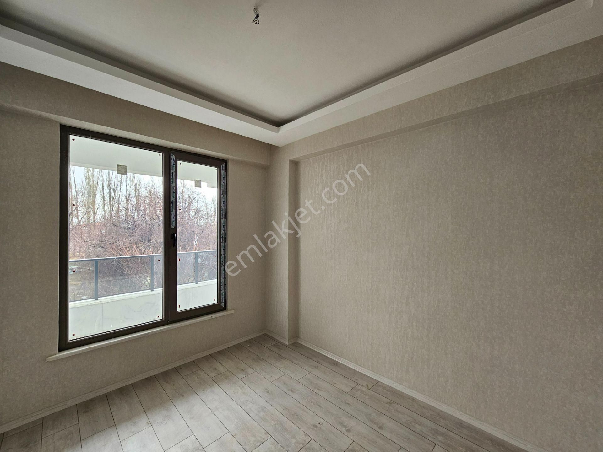 Sille Ak Mahallesinde İsmail Kaya Caddesi Yakını 9+2 Ayrı Girişli Satılık Müstakil Ev - Görsel 5