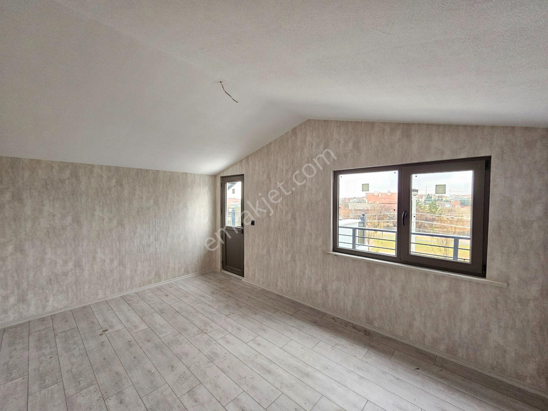 Sille Ak Mahallesinde İsmail Kaya Caddesi Yakını 9+2 Ayrı Girişli Satılık Müstakil Ev - Görsel 8