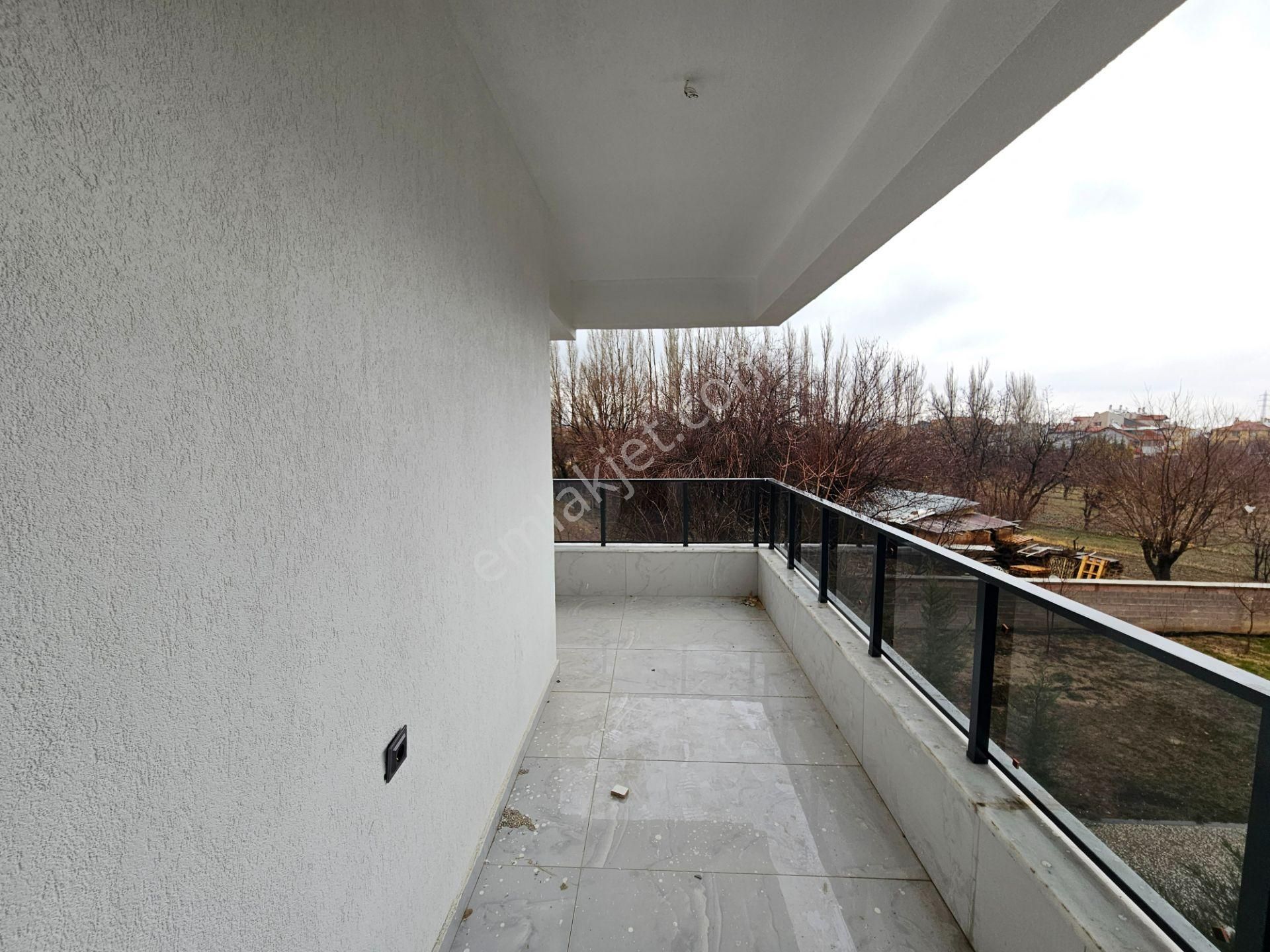 Sille Ak Mahallesinde İsmail Kaya Caddesi Yakını 9+2 Ayrı Girişli Satılık Müstakil Ev - Görsel 14