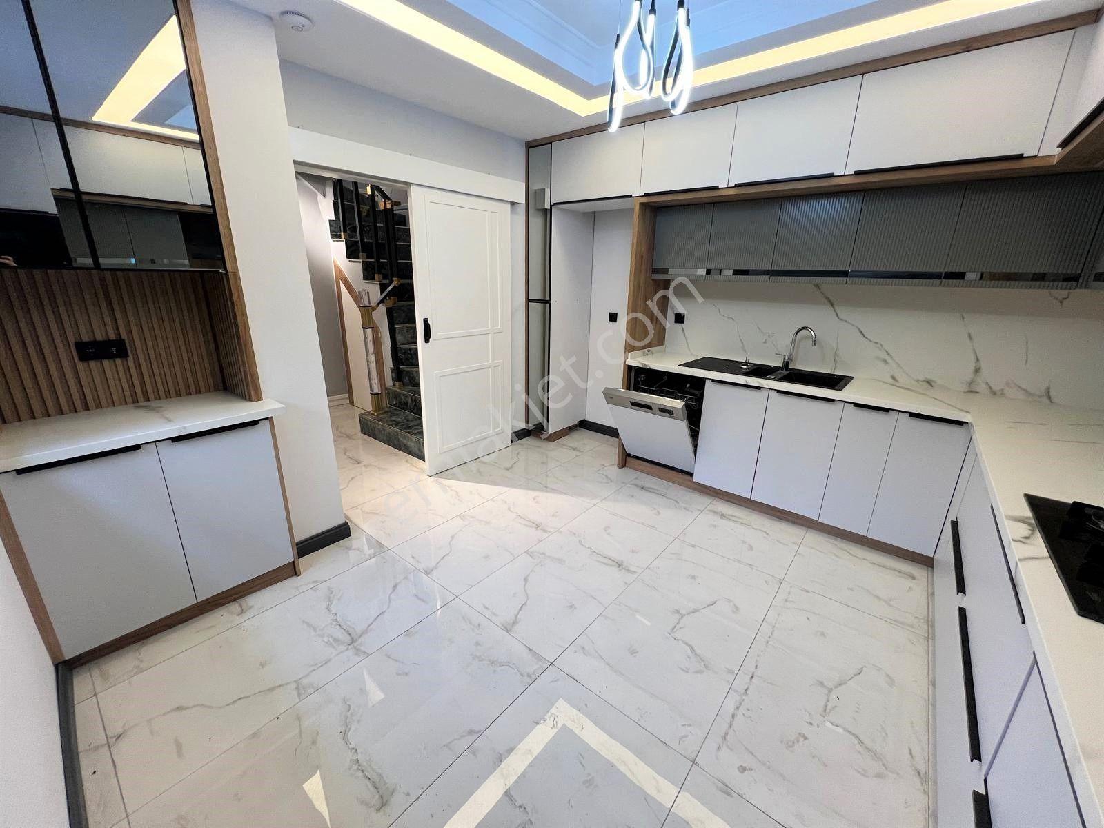 Aras Emlaktan Akçayda Denize 100 Metre 4+1 Villa - Görsel 12