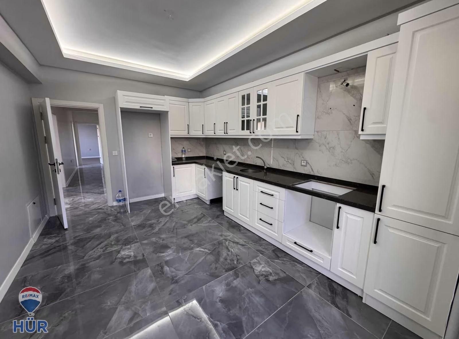 Yeni Çarşamba Pazarı Yanı Kiralık Lüks 3+1 Daire - Görsel 15