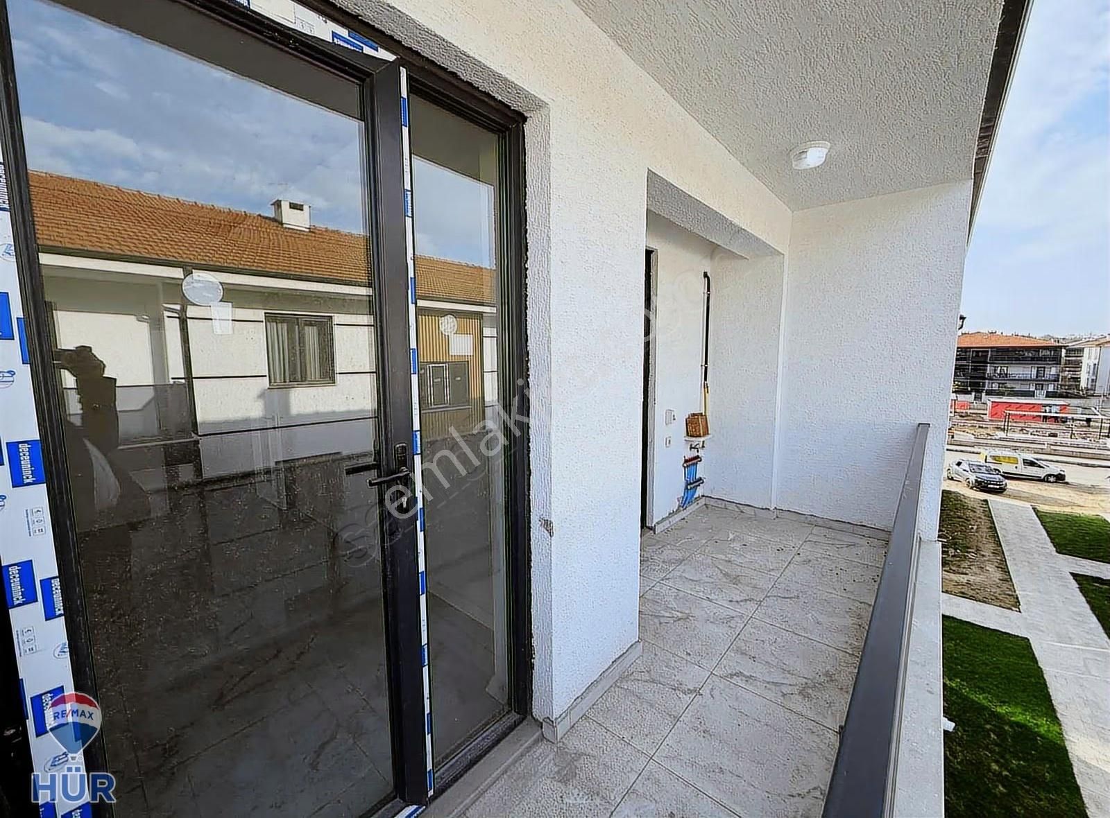 Remax Hür Arifiye Fatih Satılık 2+1 100m2 Sıfır Daire - Görsel 2