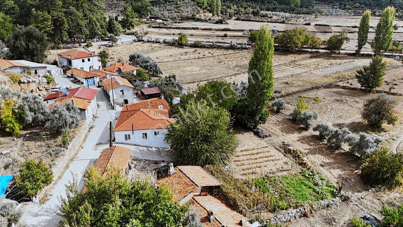 Denize 20 Dakika Tadilatlık Ev Ve 140 M2 İnşaat Hakkı Olan Arsa - Görsel 5