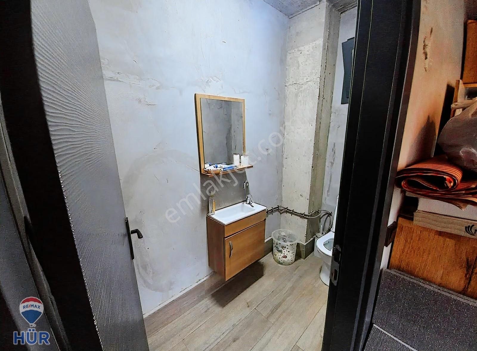 Geniş Arsa İçerisinde 4+1villa/misafirhaneli/ofisli/spor Salonlu - Görsel 9