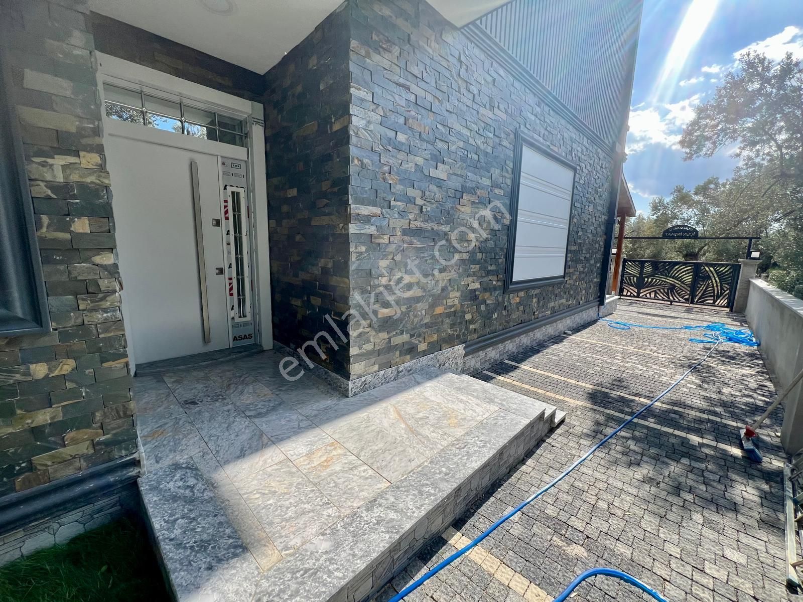 Akçay Aras Emlaktan Zeytinlide 4+1 Muhteşem Villa - Görsel 11