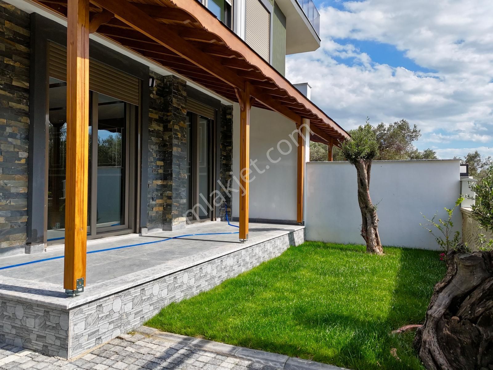 Akçay Aras Emlaktan Zeytinlide 4+1 Muhteşem Villa - Görsel 10