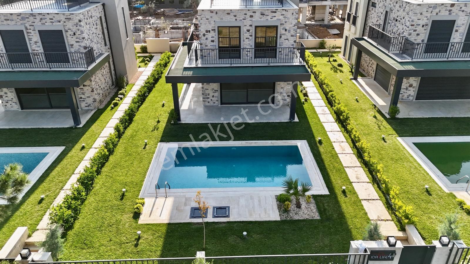 Akçay Aras Emlaktan Gürede Site İçi Müstakil Havuzlu Lüks Villa - Görsel 5