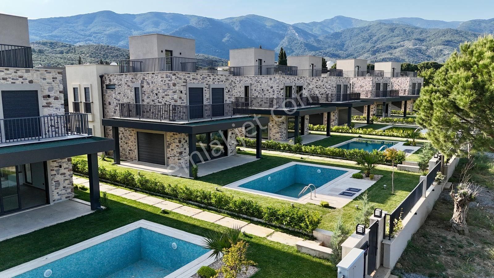 Akçay Aras Emlaktan Gürede Site İçi Müstakil Havuzlu Lüks Villa - Görsel 6