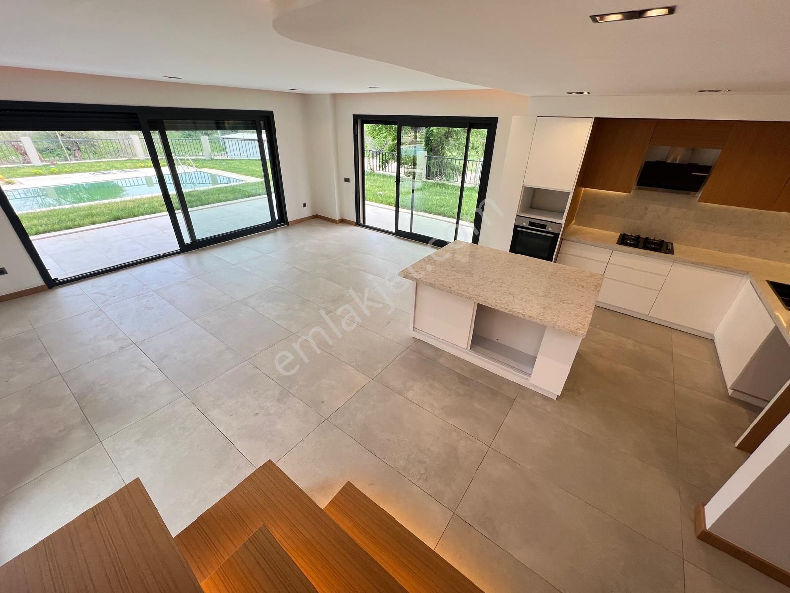 Akçay Aras Emlaktan Gürede Site İçi Müstakil Havuzlu Lüks Villa - Görsel 8