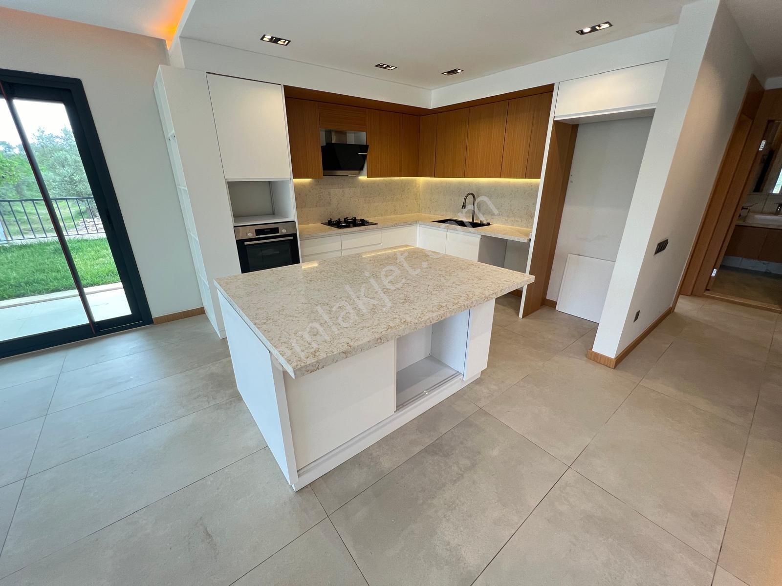 Akçay Aras Emlaktan Gürede Site İçi Müstakil Havuzlu Lüks Villa - Görsel 12