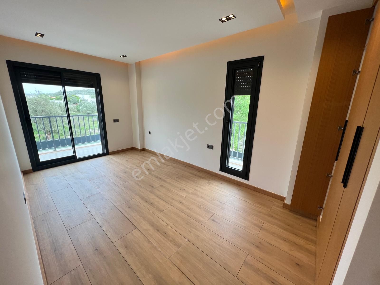 Akçay Aras Emlaktan Gürede Site İçi Müstakil Havuzlu Lüks Villa - Görsel 24