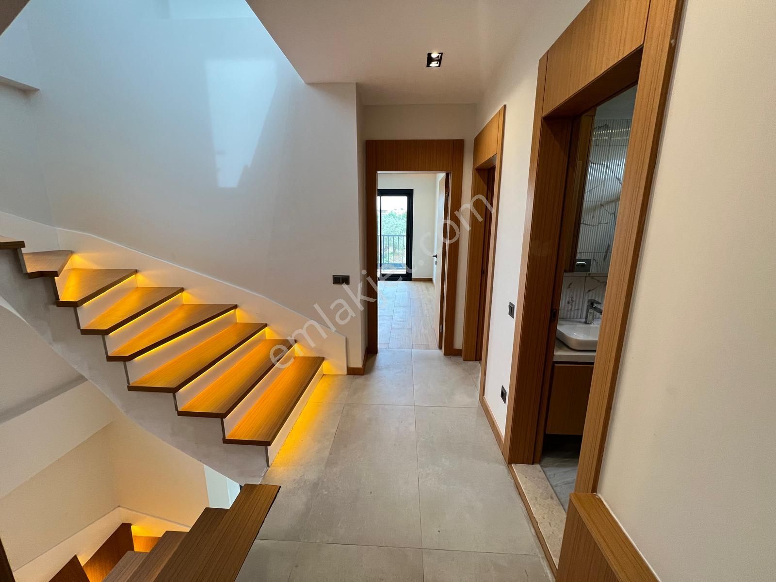 Akçay Aras Emlaktan Gürede Site İçi Müstakil Havuzlu Lüks Villa - Görsel 20