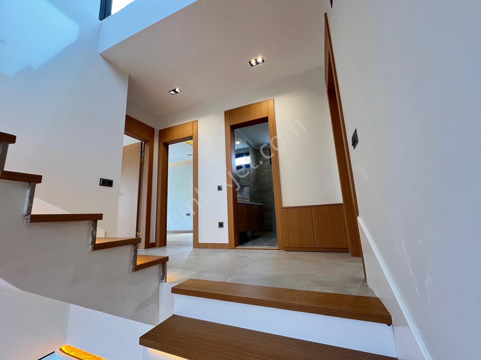 Akçay Aras Emlaktan Gürede Site İçi Müstakil Havuzlu Lüks Villa - Görsel 19