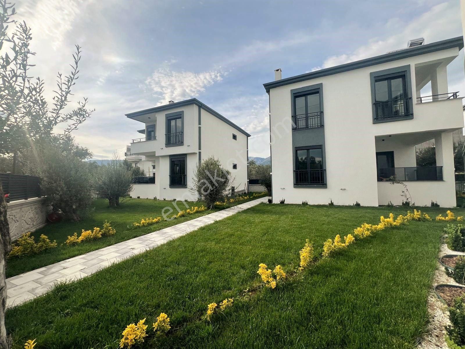 Akçay Aras Emlaktan Zeytinlide Doğa İçinde Müstakil 5+1 Villa - Görsel 4