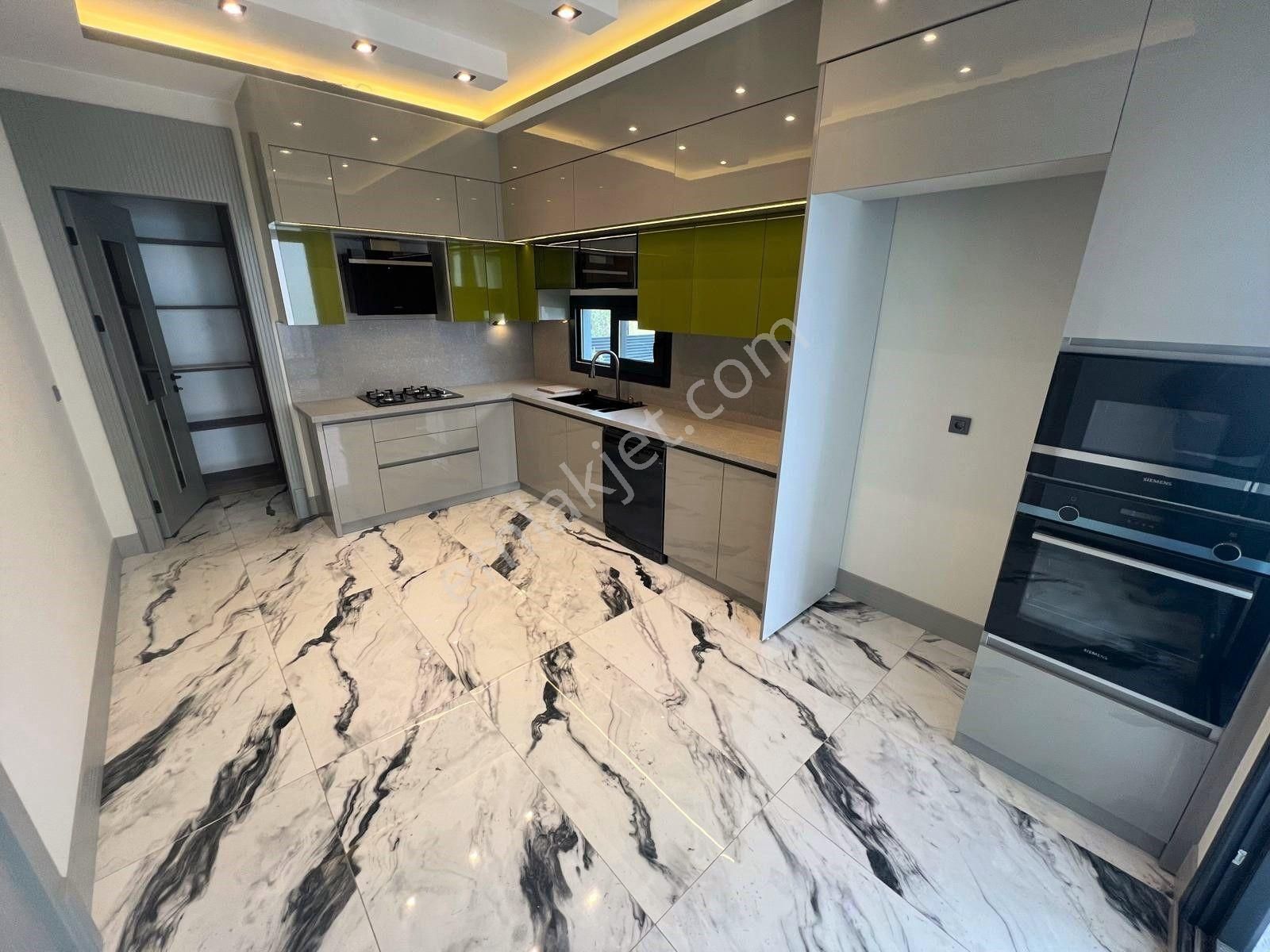 Akçay Aras Emlaktan Zeytinlide Doğa İçinde Müstakil 5+1 Villa - Görsel 15