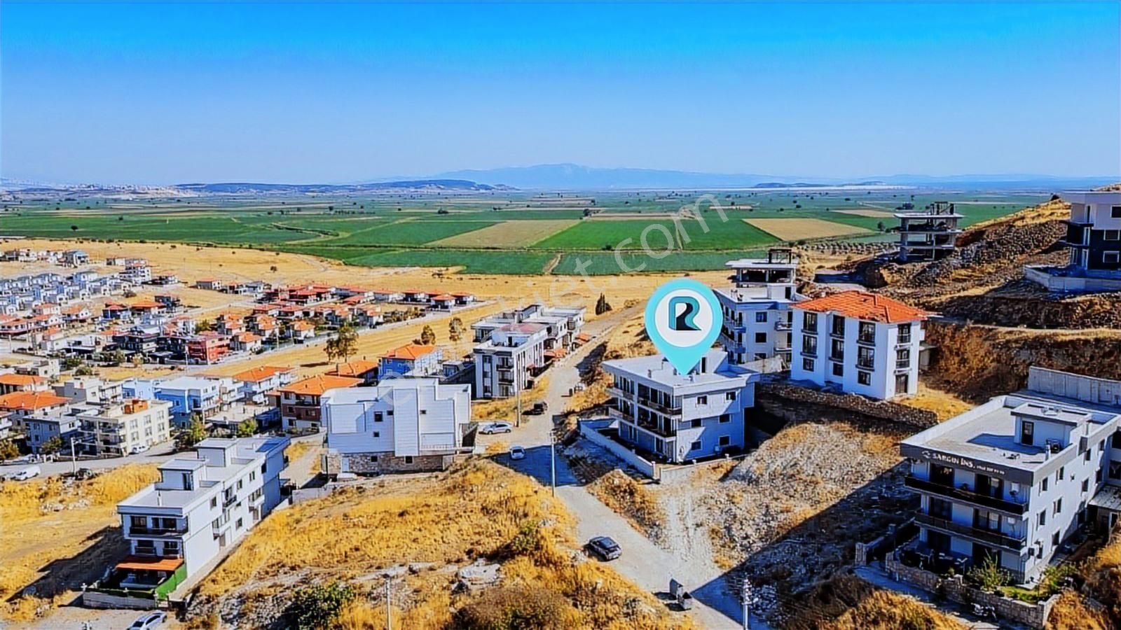 Foça Bağarasında Satılık 3+1 Bahçe Dubleksi