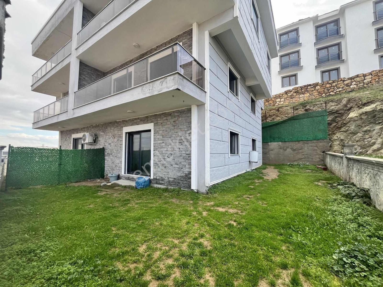 Foça Bağarasında Satılık 3+1 Bahçe Dubleksi - Görsel 25