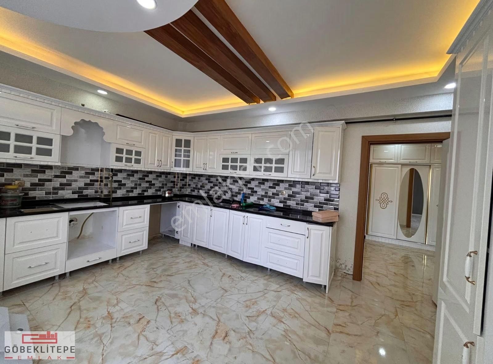 Göbeklitepe Emlaktan Mehmetçikte Kiralık 3+1 Kiralık Geniş Daire - Görsel 16