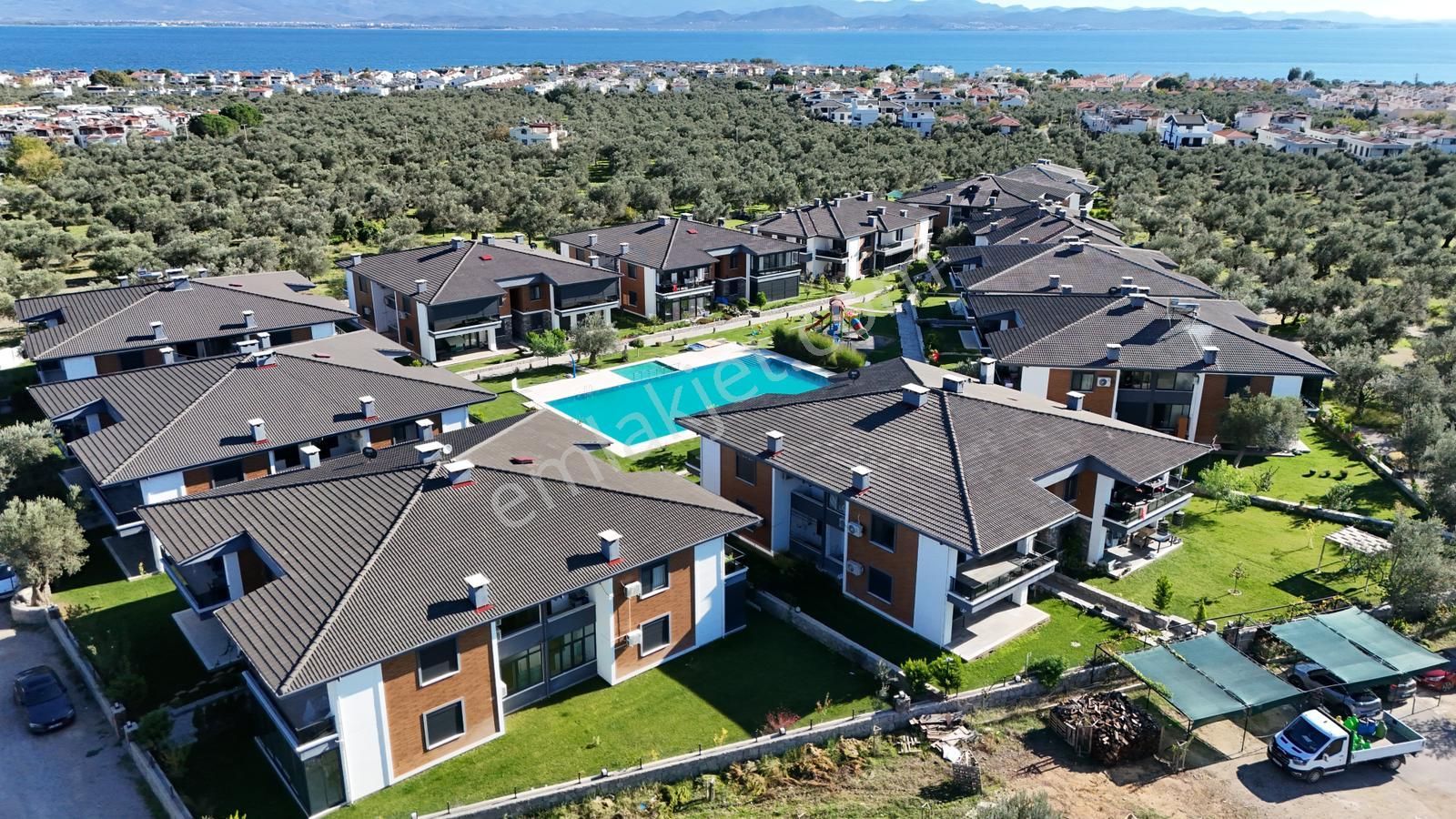 Akçay Aras Emlaktan Gürede Havuzlu Site İçinde 2+1 Lüks Daire - Görsel 5