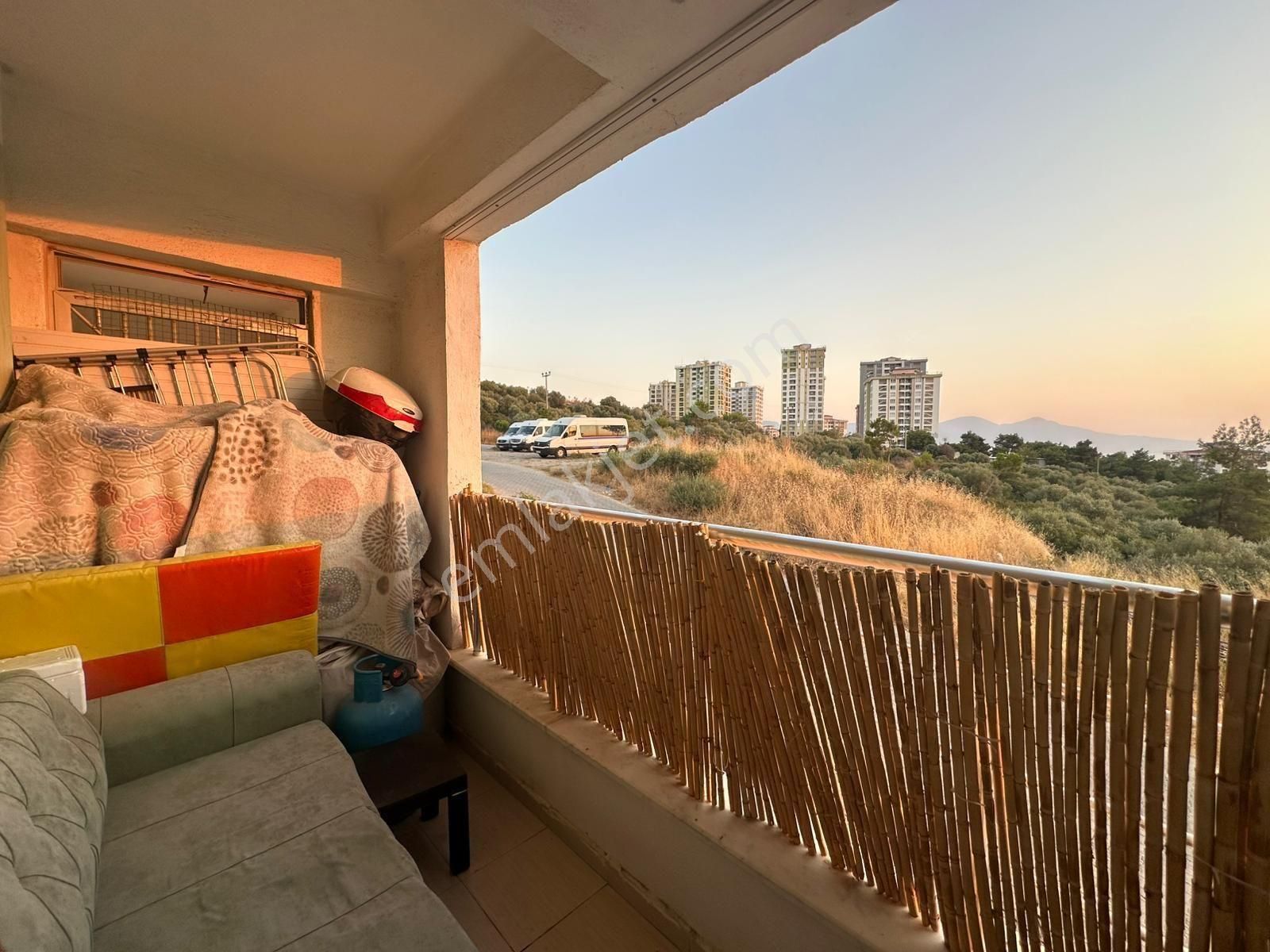 Kuşadası Uydukentte Satılık 2+1 85 M2 Daire