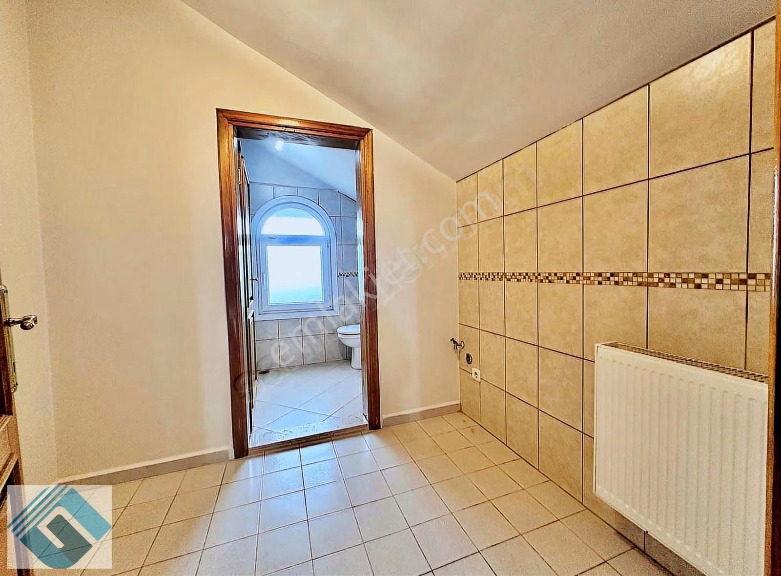 Beylikdüzü Gürpınar Sahilde Her Kattan Deniz Manzaralı Villa - Görsel 18