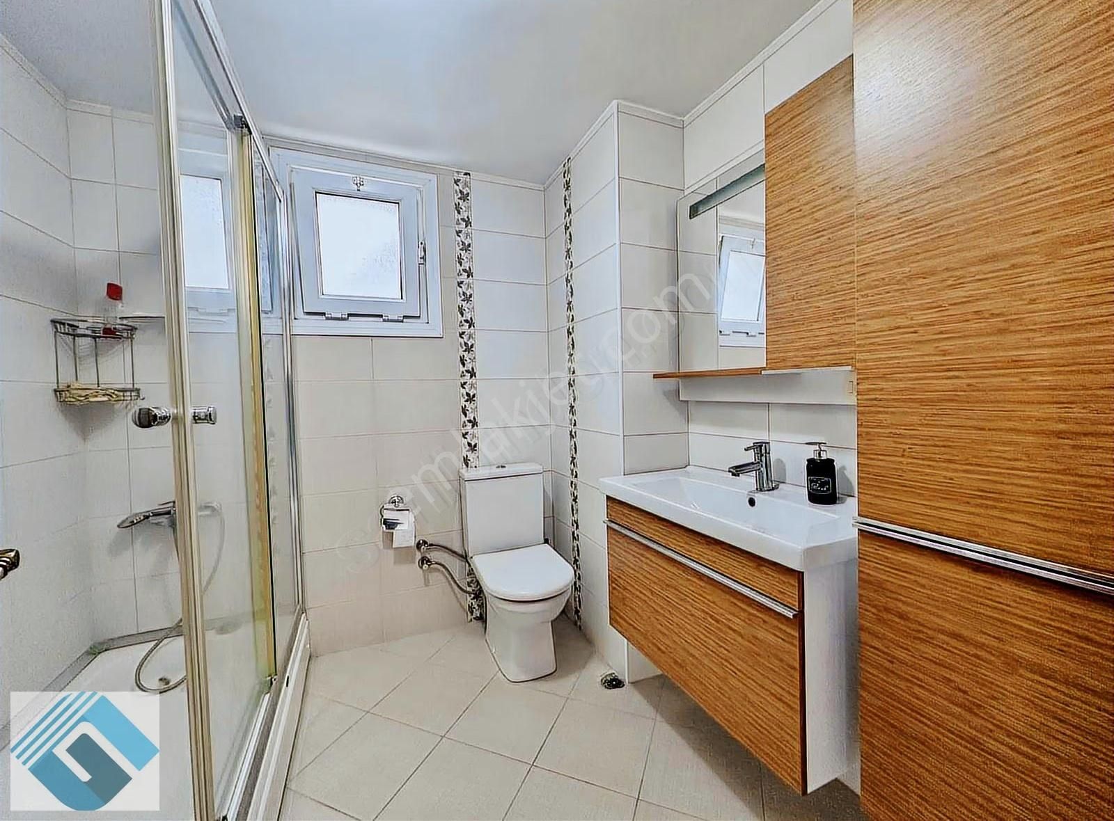 Beylikdüzü Gürpınar Sahilde Her Kattan Deniz Manzaralı Villa - Görsel 30