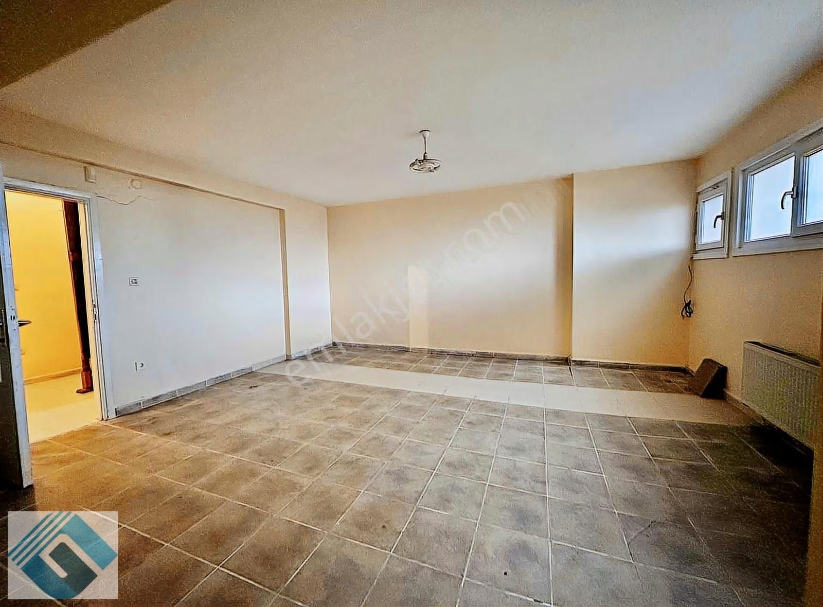 Beylikdüzü Gürpınar Sahilde Her Kattan Deniz Manzaralı Villa - Görsel 4