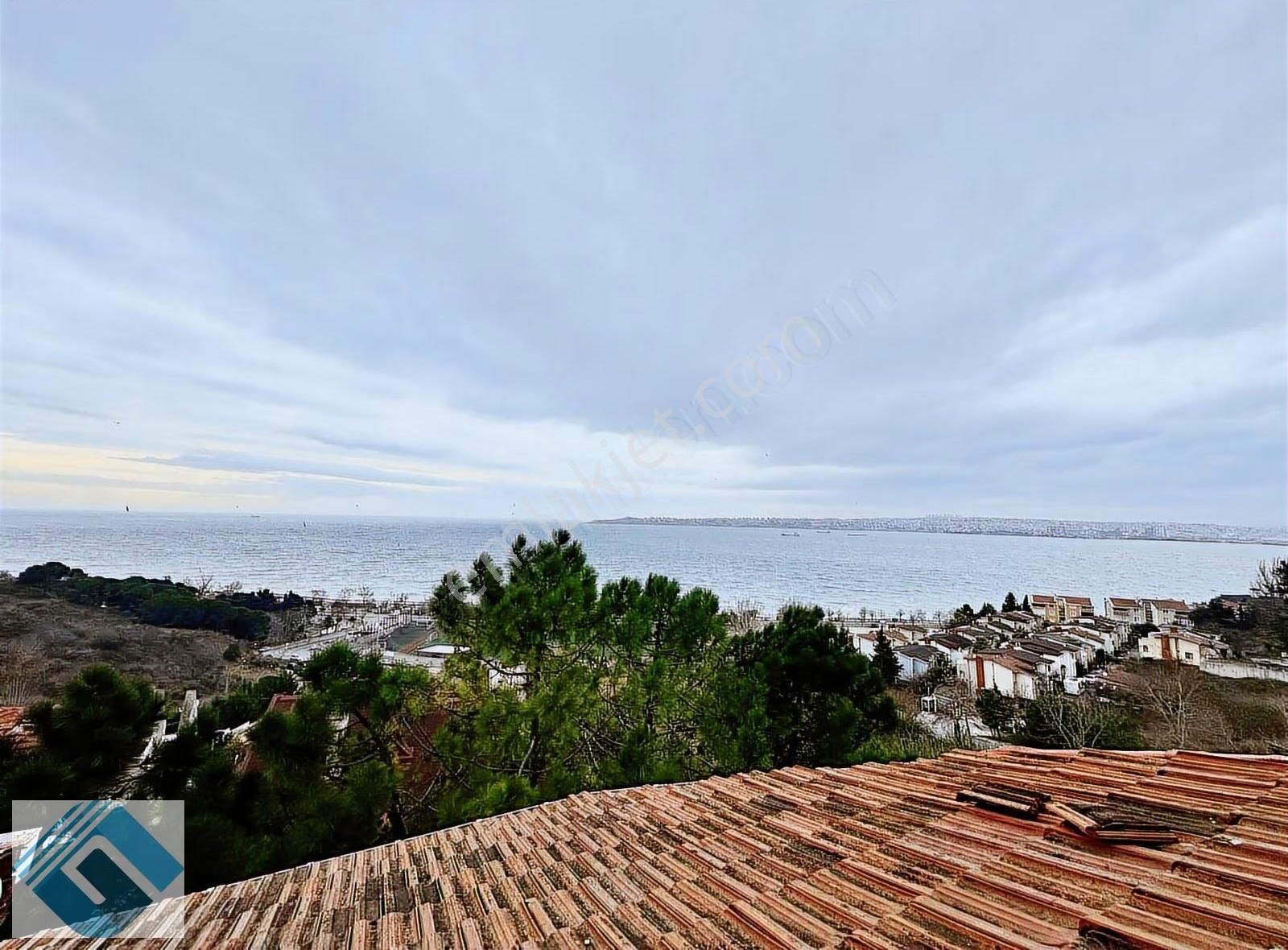 Beylikdüzü Gürpınar Sahilde Her Kattan Deniz Manzaralı Villa - Görsel 19