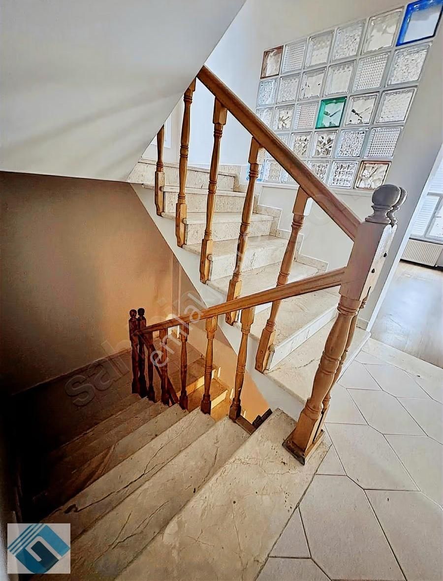 Beylikdüzü Gürpınar Sahilde Her Kattan Deniz Manzaralı Villa - Görsel 8