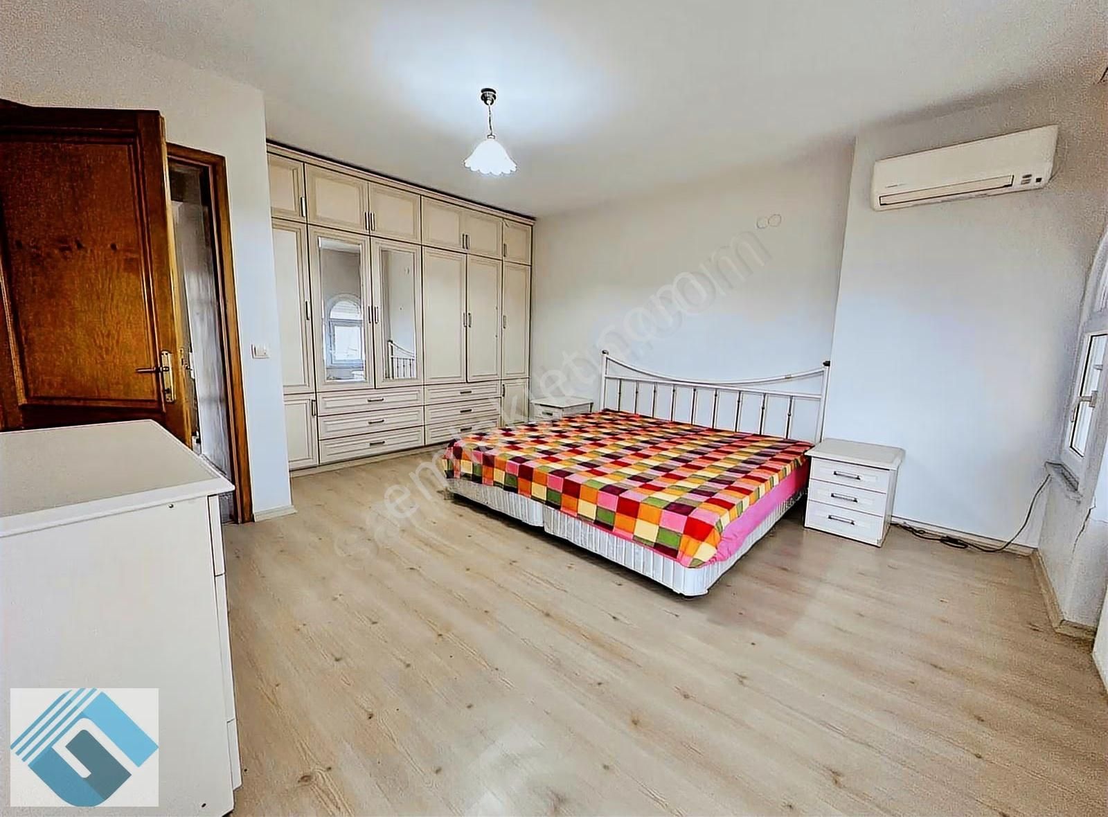 Beylikdüzü Gürpınar Sahilde Her Kattan Deniz Manzaralı Villa - Görsel 28