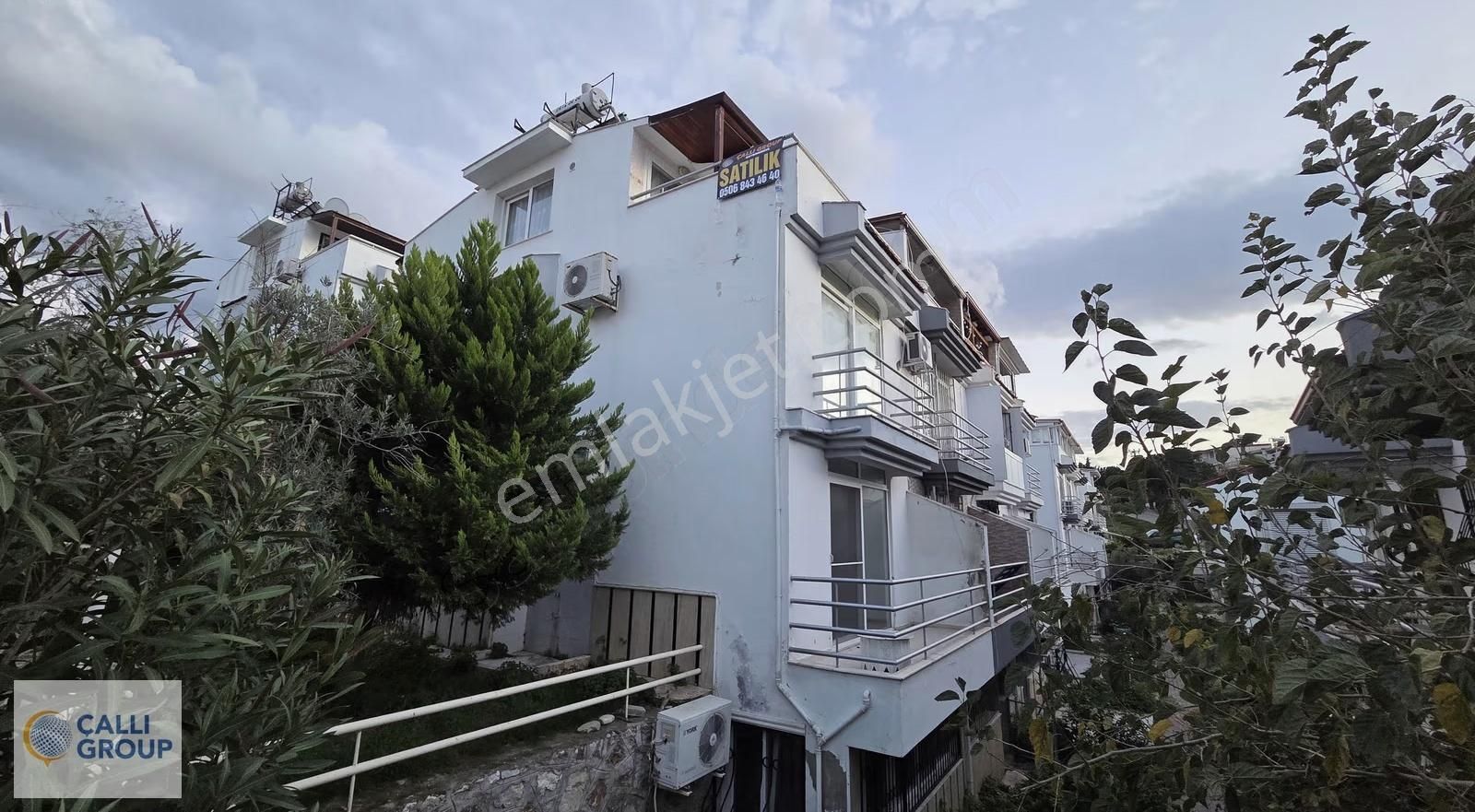 Kuşadası Kadınlar Denizi Plaja 500mt 4+2 Çift Bağımsız Bahçeli