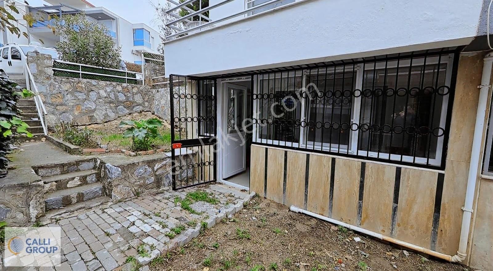 Kuşadası Kadınlar Denizi Plaja 500mt 4+2 Çift Bağımsız Bahçeli - Görsel 2