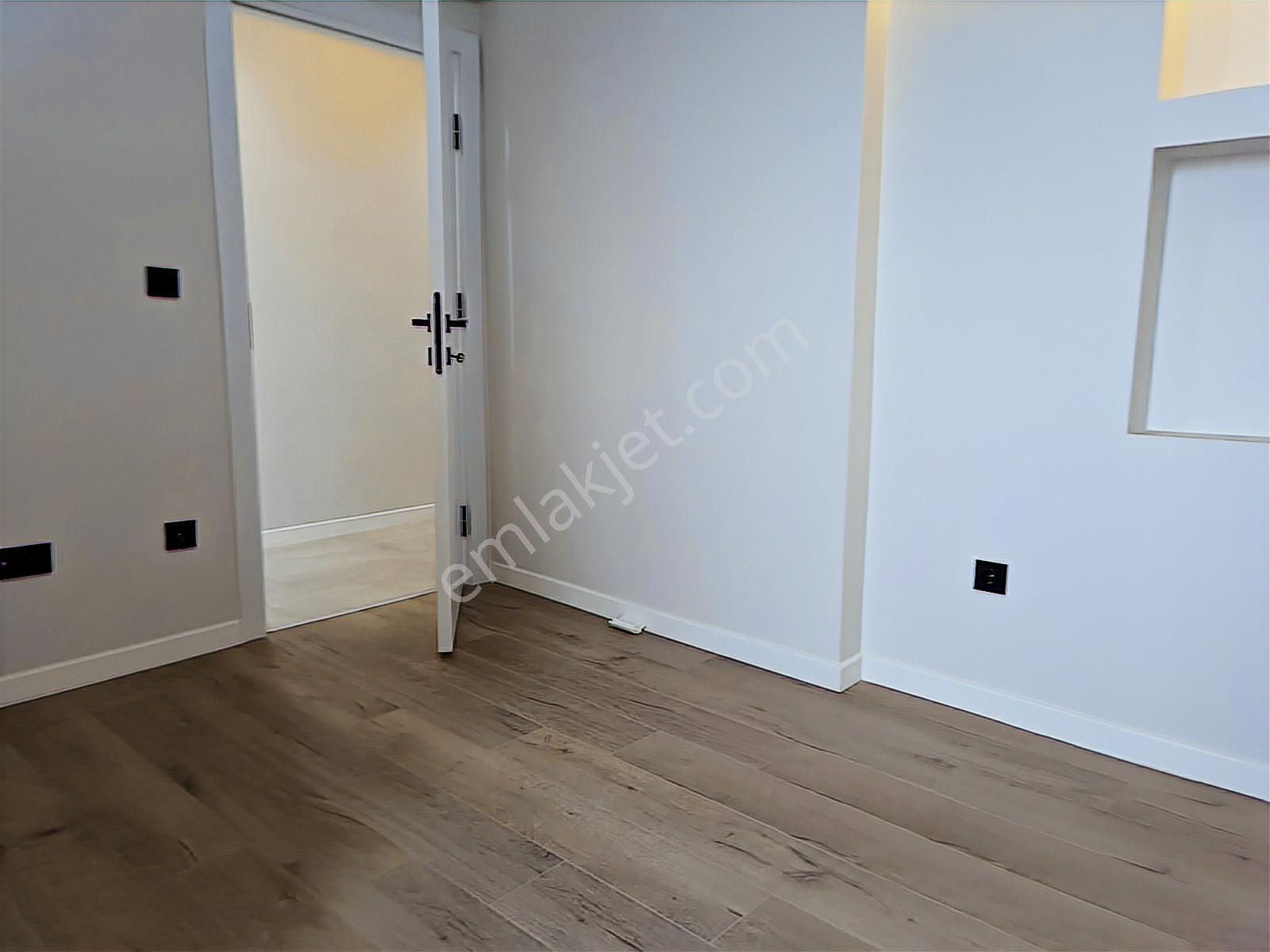 Altayçeşme'de Komple Yenilenmiş 3+1 125m² Deniz Manzaralı Sitede - Görsel 35