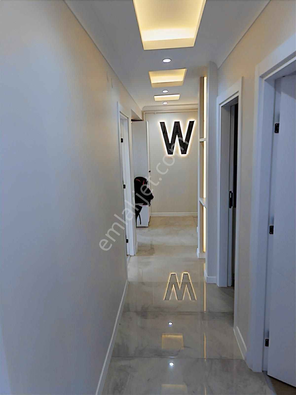 Altayçeşme'de Komple Yenilenmiş 3+1 125m² Deniz Manzaralı Sitede